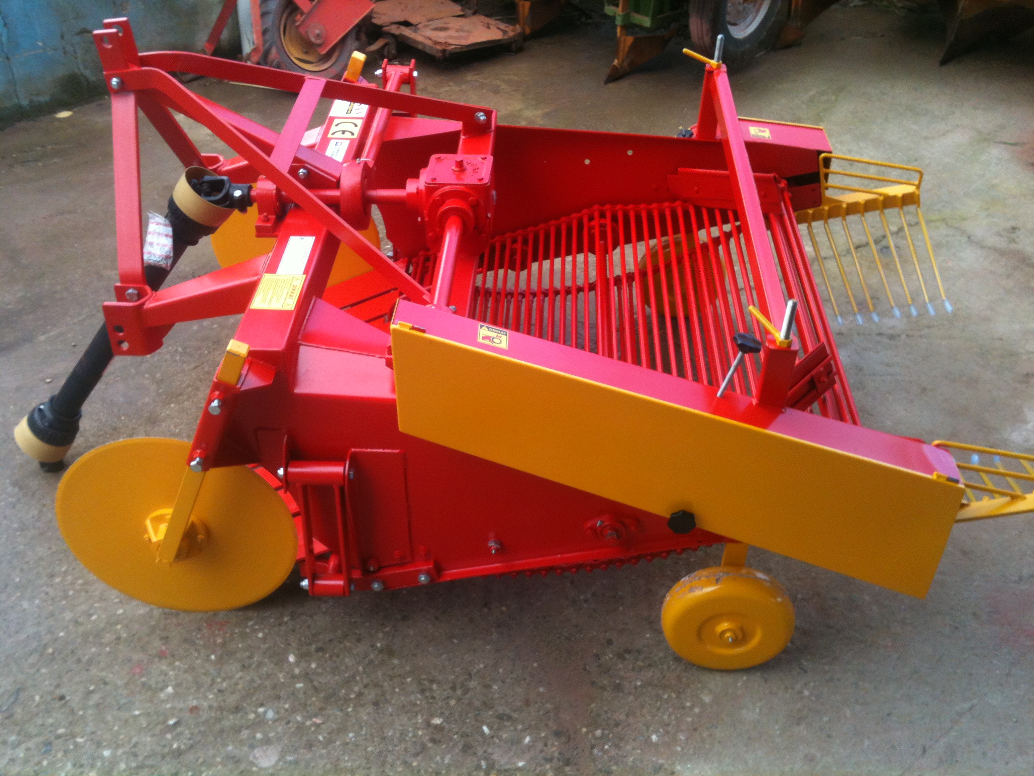 PS2 P İki Sıralı Komple Paletli Patates Söküm Makinası